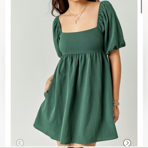 Francesca’s Alexia bow back mini dress green L NWT - Picture 3 of 8